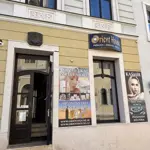 Prvá kamenná predajňa Orient House