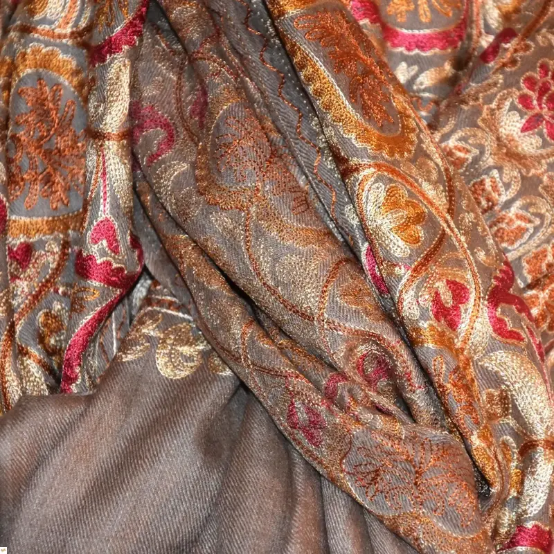 Šál exclusive vyšívaný 28