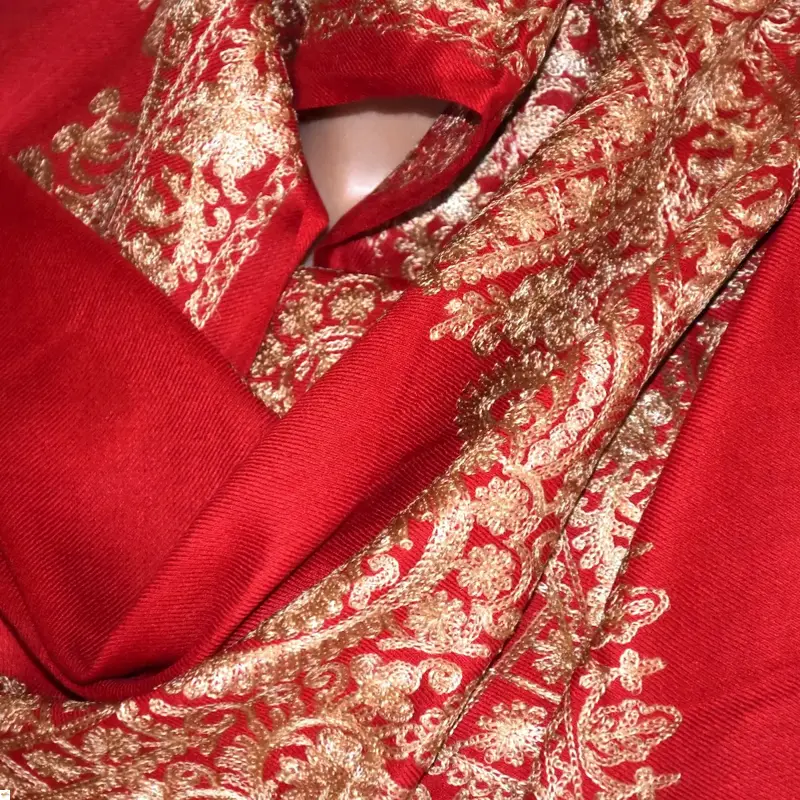 Šál exclusive vyšívaný 35